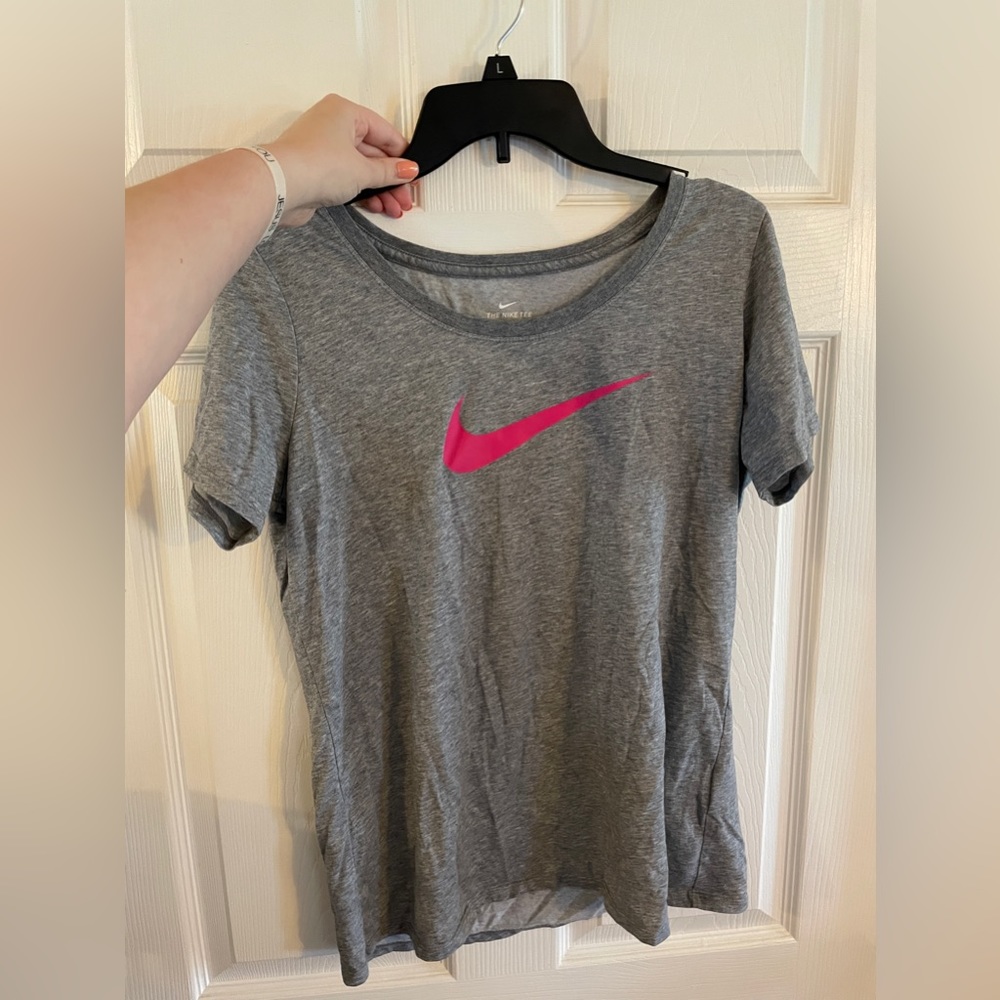 NIKE Athletic Tee